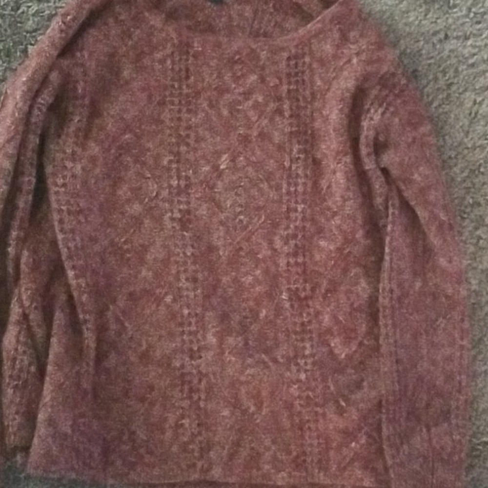 American Eagle Maroon sweater
